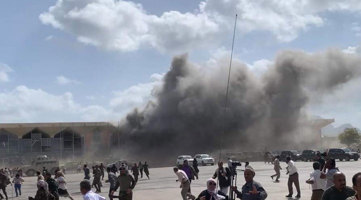 Blasts hit Yemen’s Aden airport as new unity government arrives