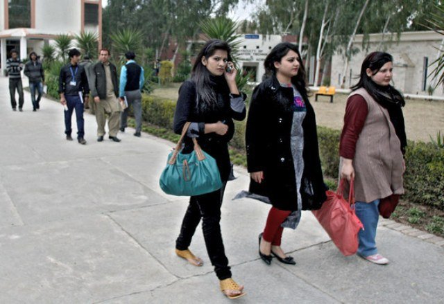 girls-students-islamabad-70top-pakistani-university-bans-female-students-from-wearing-jeans-and-deep-neck-shirts-rapid-news-rapidnews-dailyrapidnews