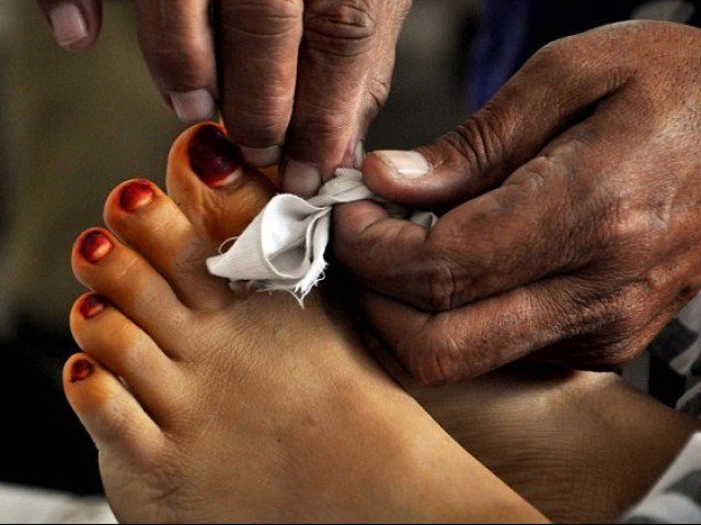 Multan doctor commits suicide after killing daughter