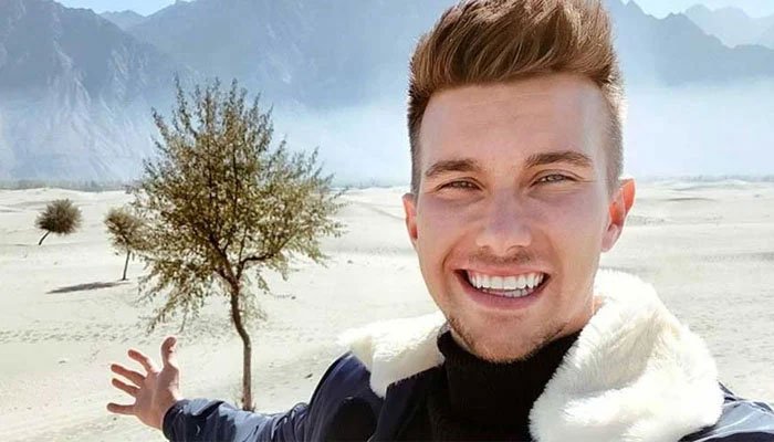 German Vlogger Christian Betzmann accepts Islam