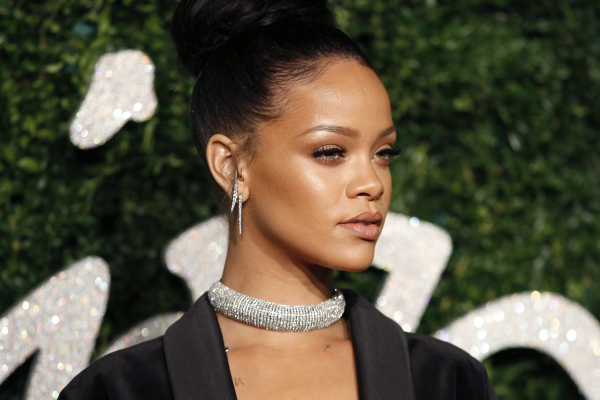 Indian extremists on Twitter think Rihanna took money from Pakistan