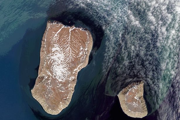 Islands only three miles apart are separated by 19-hour time difference