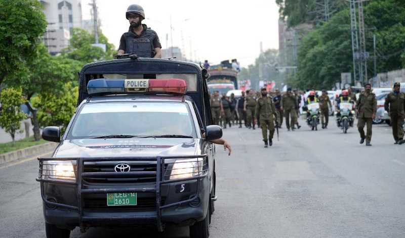 Lahore-police-robbers-steal-gold-worth-millions-from-lahore-couple-police-rapidnews-dailyrapid