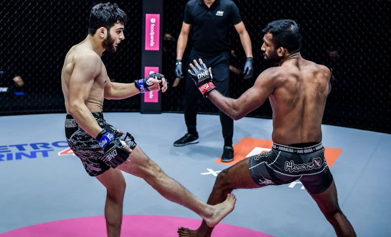 One-Championship- Pakistan-Ahmed-Mujtaba-knocks-out-Indian-fighter-in-56-seconds-in-MMA-bout-rapid-news-rapidnews-dailyrapidnews