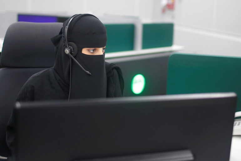 Ministry orders 100 percent Saudization of customer care services, call centers