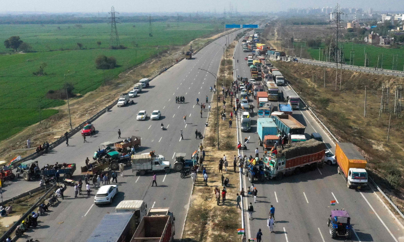 Tractors-trucks-block-India-roads-as-farm-protests-widen-rapid-news-rapidnews-dailyrapidnews