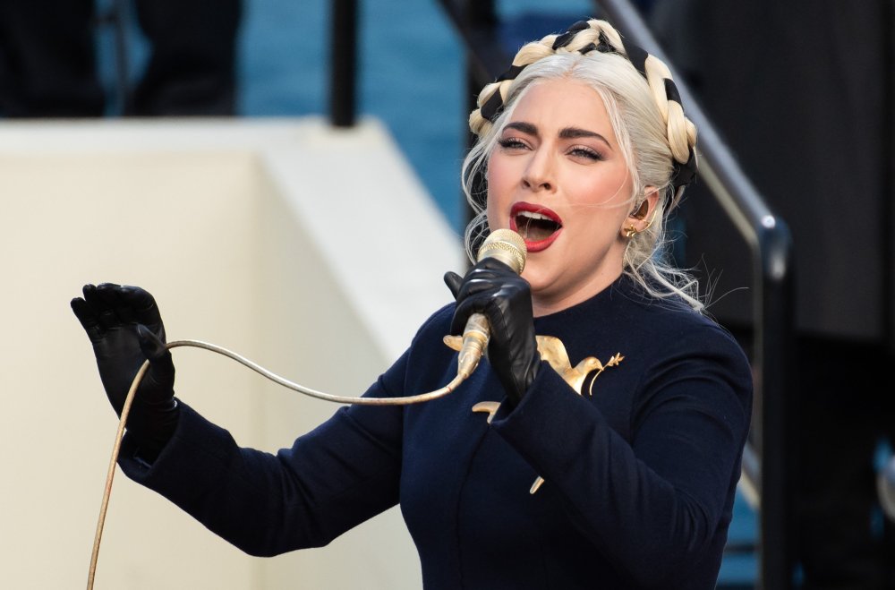 Lady-Gagas-Dog-Walker-Shot-Singer-Offers-500K-Reward-for-lady-gaga-Lady-Gaga-offers-$500k-reward-after-robber-steals-her-two-pet-dogs-rapidnews-dailyrapid