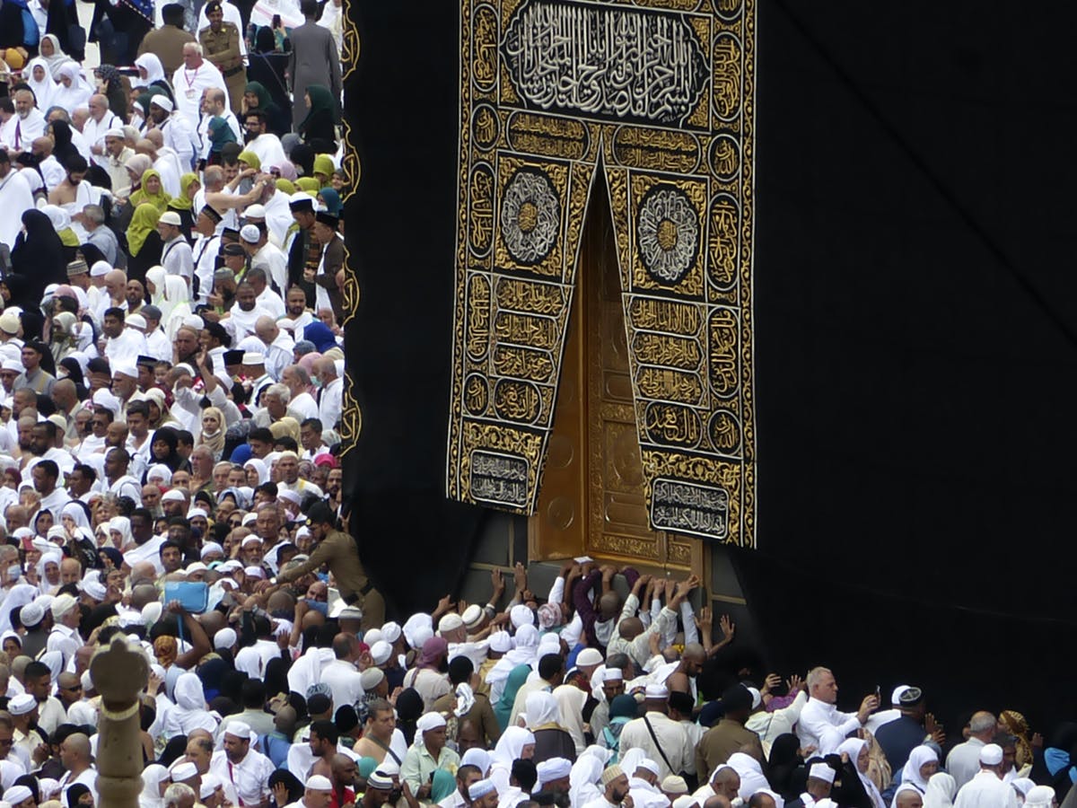 pilgrims-hajj-covid-jab-mandatory-rapidnews-rapid-news-dailyrapidnews-kaaba-saudi