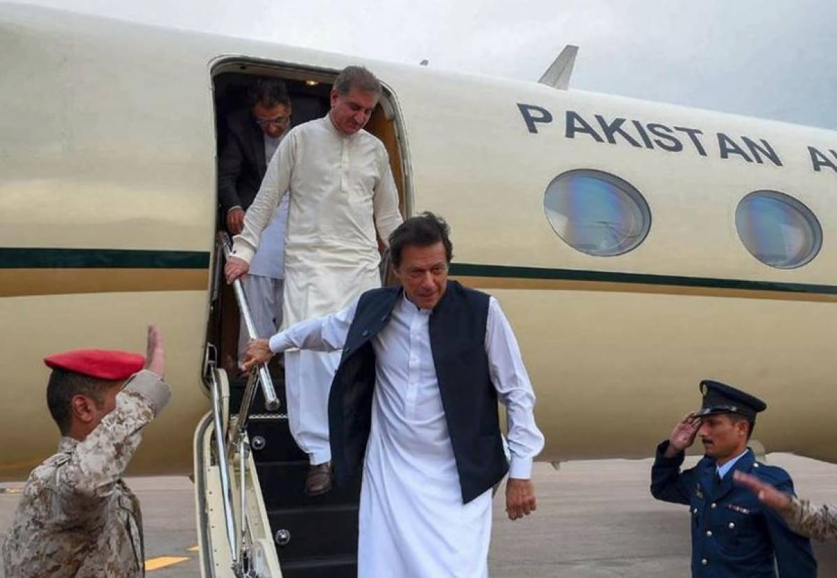 pm-imran-khan-is-set-to-embark-on-two-days-maiden-foreign-policy-visit-PM-Imran-leaves-for-two-day-maiden-visit-to-Sri-Lanka-rapidnews-rapid-news-dailyrapid-dailyrapidnews