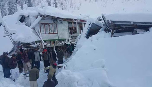 Avalanche-kills-five-of-a-family-in-Azad-Kashmir-Neelum-Valley-rapidnews