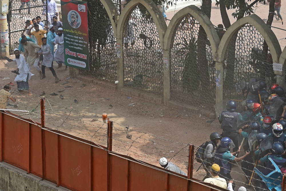 Four-shot-dead-as-Bangladesh-demo-against-Modi-turns-violent-rapidnews