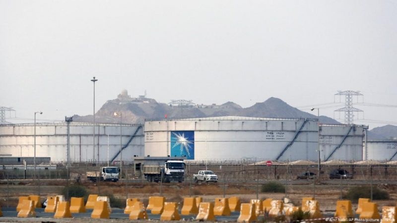 Houthi rebels launch attacks on Saudi oil facilities