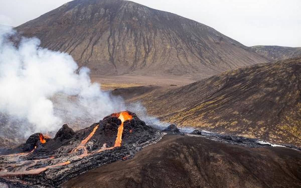 Icelandic-volcano-subsiding-after-first-eruption-in-900-years-rapidnews-dailyrapid