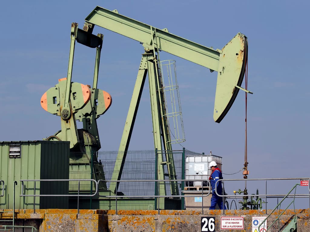 Oil-steady-near-$70-on-hopes-of-demand-recovery-rapidnews