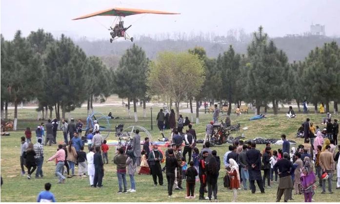 Paragliding-Anti-Pakistan-propaganda-to-be-countered-with-tourism-promotion-Omar-Ayub-rapidnews-dailyrapid