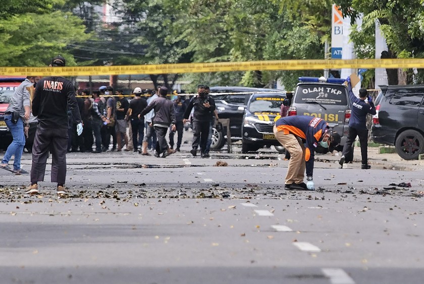 Suicide attack rocks Indonesia church, several wounded