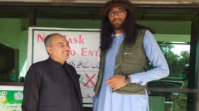 tallest-one-of-the-tallest-Pakistanis-alive-rapidnews-dailyrapid