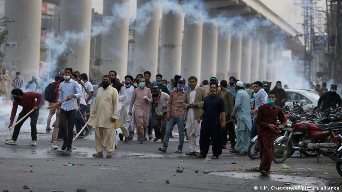 17 TLP protesters arrested for ‘thrashing’ policeman in DG Khan