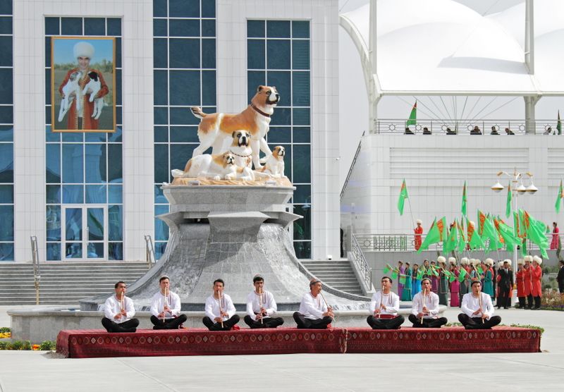 A-statue-an-ode-and-now-a-national-holiday-for-Turkmenistan-dog-breed-rapidnews