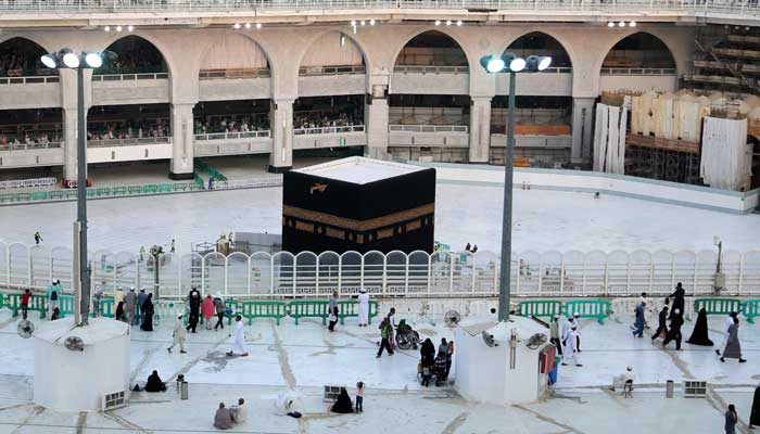 Armed-man-shouting-terrorist-slogans-at-Holy-Kaaba-arrested-by-Saudi-police-rapidnews