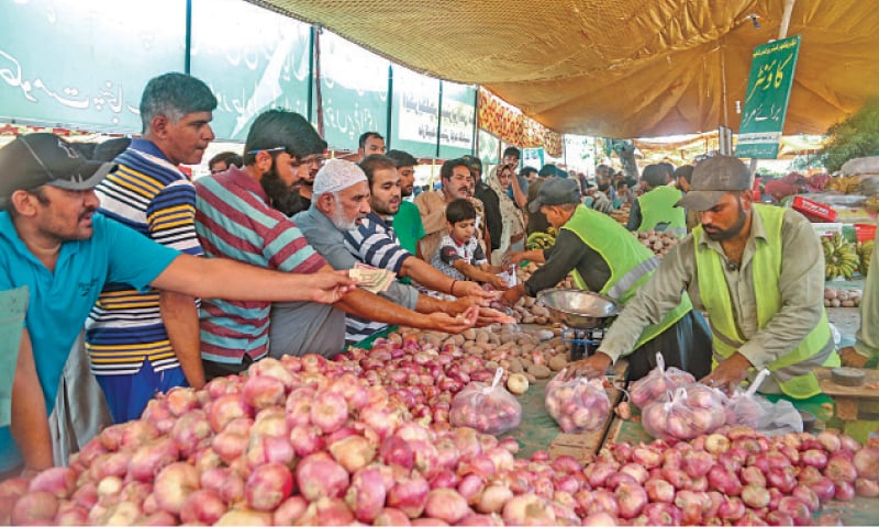 Comparison of rates in the general market and Ramadan bazaar