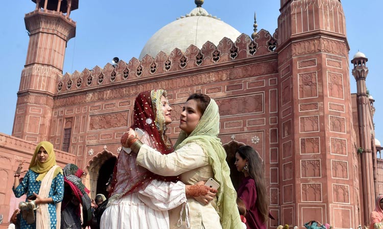 Pakistan announces six-day Eid holiday