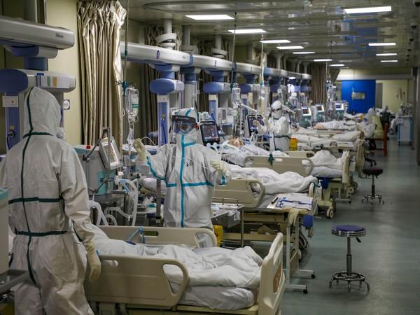 Oxygen consumption in Lahore hospitals doubles amid rising COVID cases