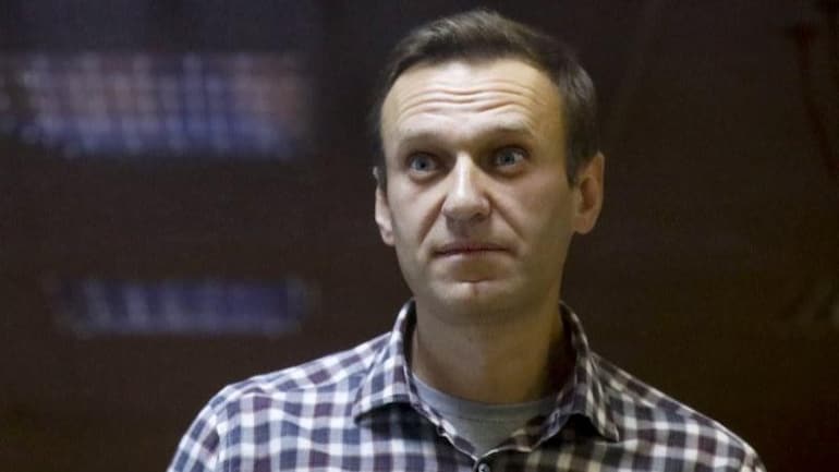 Putin opponent Navalny ends hunger strike in Russian jail