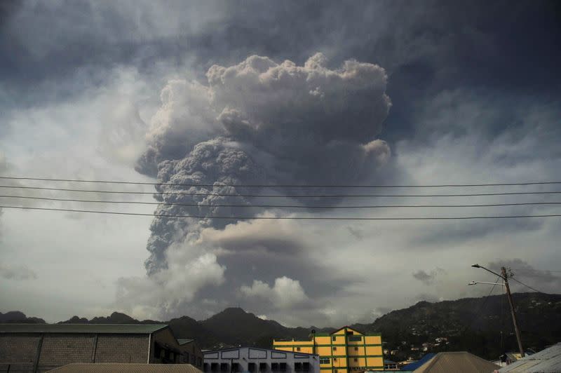 St-Vincent-eruption-Volcano-explodes-sending-plumes-of-ash-five-miles-into-sky-rapidnews-dailyrapid