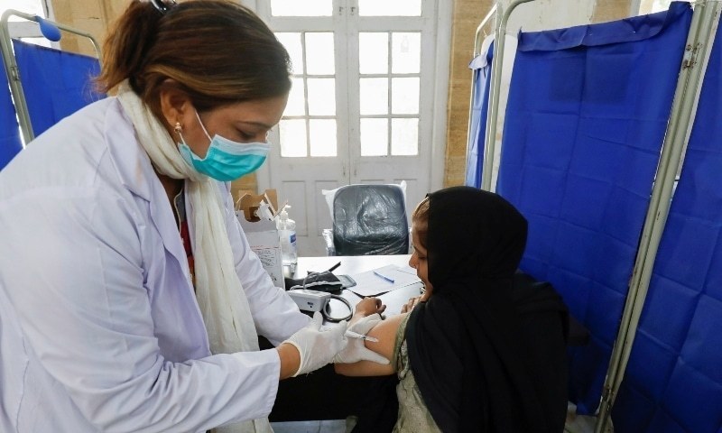 lahore-expo-centre-vaccination-for-covid19-Punjab-coronavirus-vaccination-centres-to-operate-in-two-shifts-during-Ramadan-rapidnews-dailyrapid