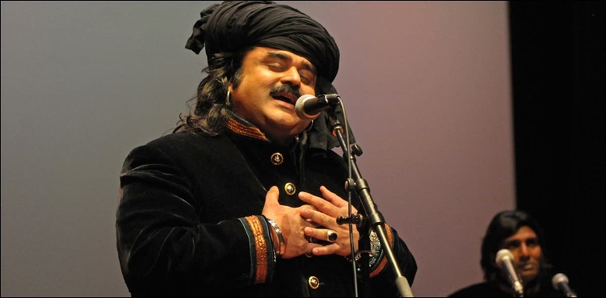 Arif-Lohar-relatives-condoling-with-arif-lohar-Folk-singer-Arif-Lohar-wife-passed-away-rapidnews