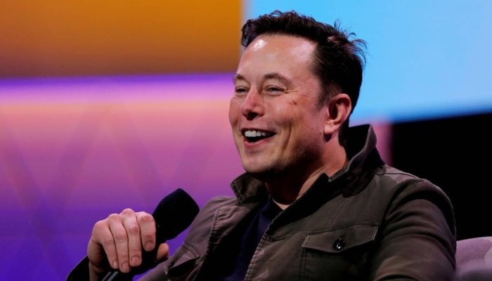 Elon Musk says he’s ‘first person with Asperger’s to host SNL