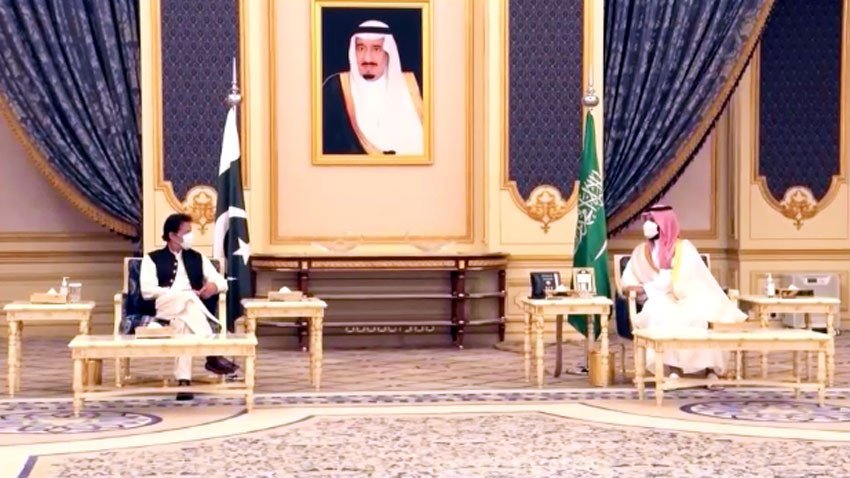 Fact check: PM Imran didn’t receive Zakat during Saudi Arabia visit