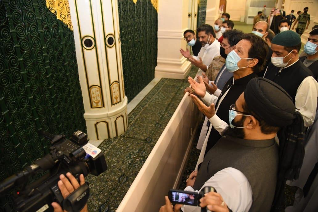 Fact-check-PM-Imran-didnt-receive-Zakat-during-Saudi-Arabia-visit-rapidnews