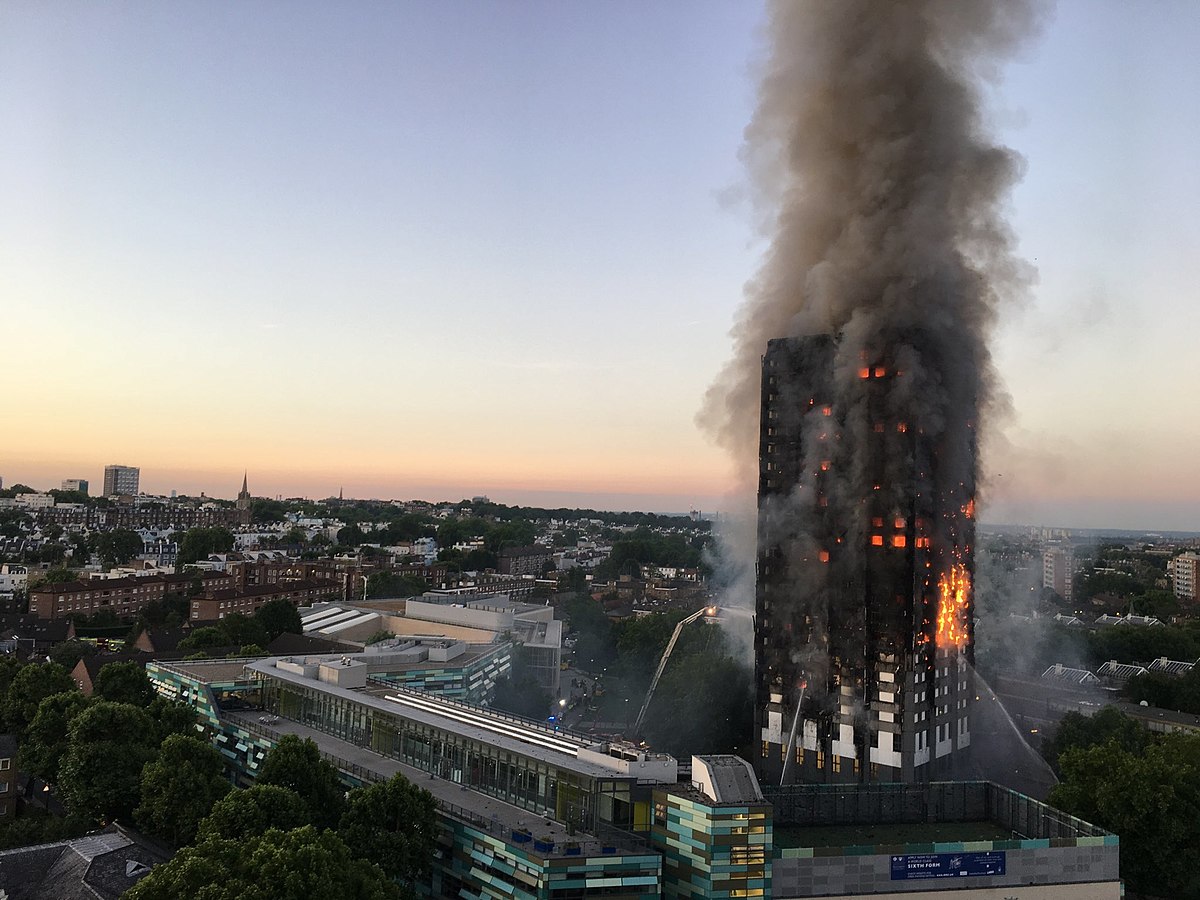 Firefighters-tackle-blaze-at-19-storey-London-tower-block-rapidnews-dailyrapid