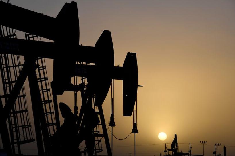 Oil-prices-slip-despite-big-US-inventory-fall-rapidnews