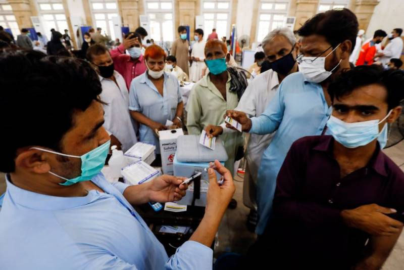 Lahore men booked for selling Astrazeneca vaccine
