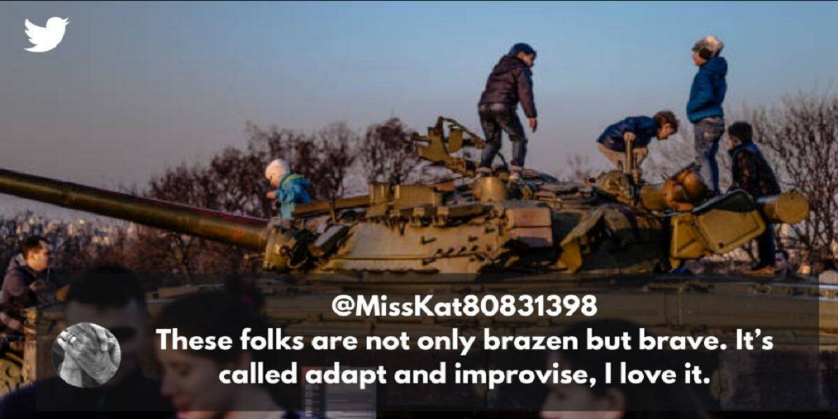 Video: Ukrainian farmer is dragging away a Russian military tank