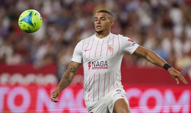 Transfer roundup: Aston Villa agree deal to sign Sevilla’s Diego Carlos for £26m