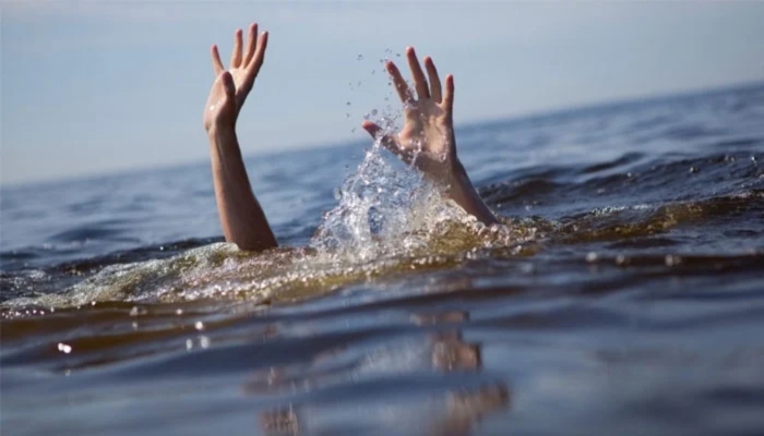 Two people drowned while picnicking in Karachi.