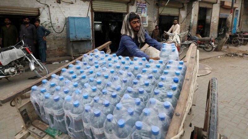 7 weeks of “inhuman” heat in Pakistani city as temperatures top 100 degrees 50C with a water crisis