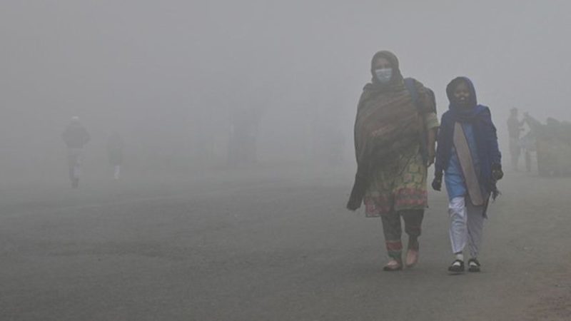 Punjab govt changes school timings amid rising smog levels in Lahore