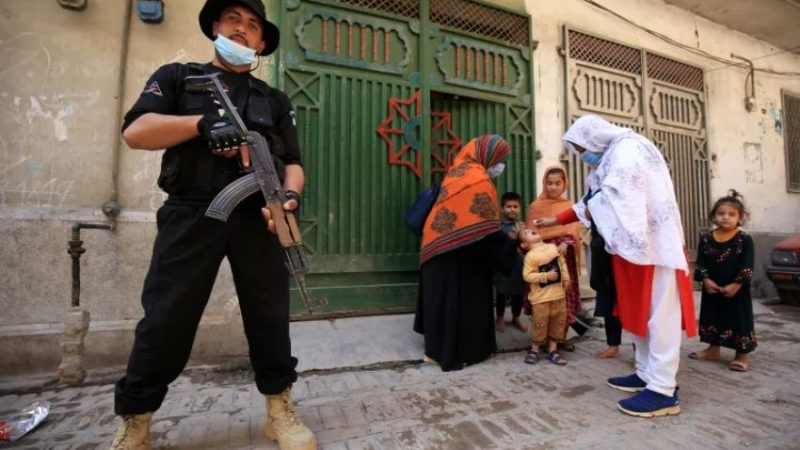 At least one cop dies in KP as gunmen attack polio vaccination teams