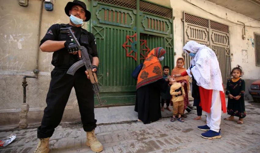 At least one cop dies in KP as gunmen attack polio vaccination teams