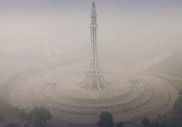 Punjab govt shuts down all public places amid worsening smog