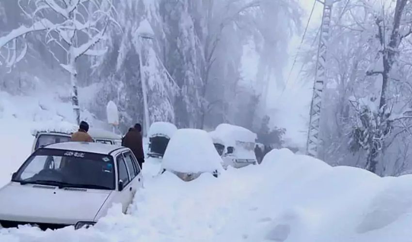 PDMA dispatches relief supplies ahead of expected snowfall in Murree