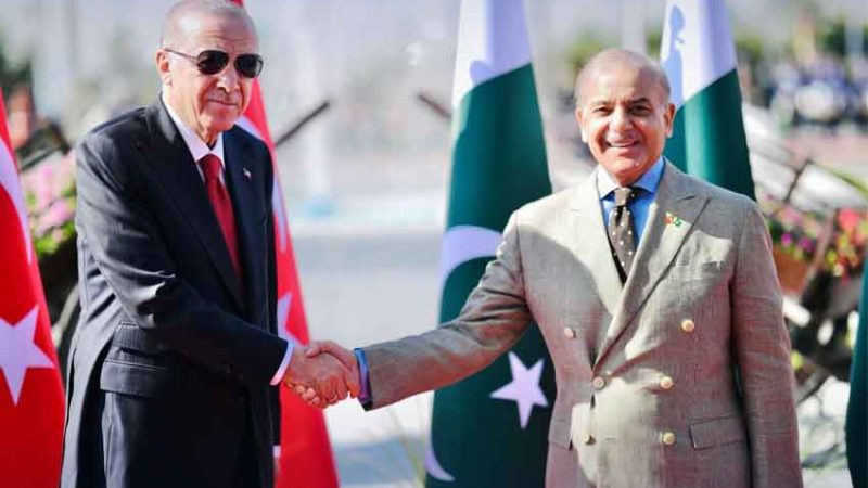 Pakistan, Turkiye sign 24 MoUs to boost trade, economic, defense ties