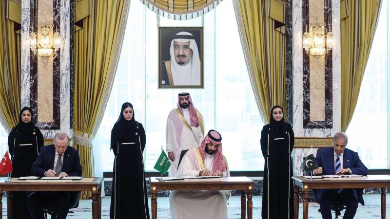 Houthi attacks on Saudi Arabia could trigger Makkah defence pact, warns Pakistan
