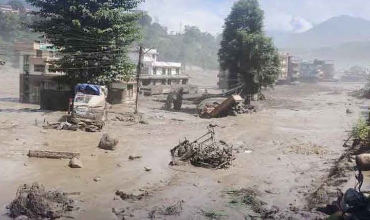 Nepal floods death toll crosses 1,000 as thousands still missing