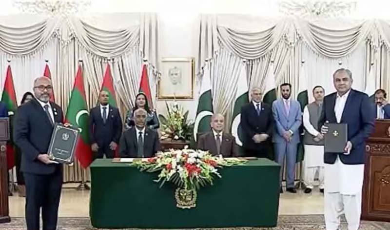 Pakistan, Maldives exchange 20 MoUs to boost trade to $200m
